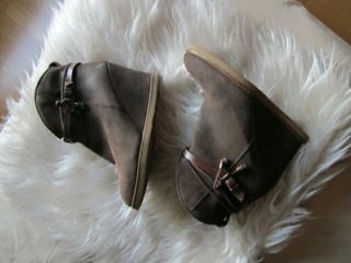Botines de piel con cuña