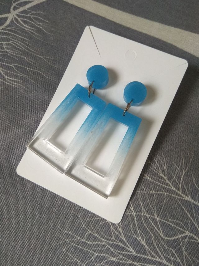pendientes de resina