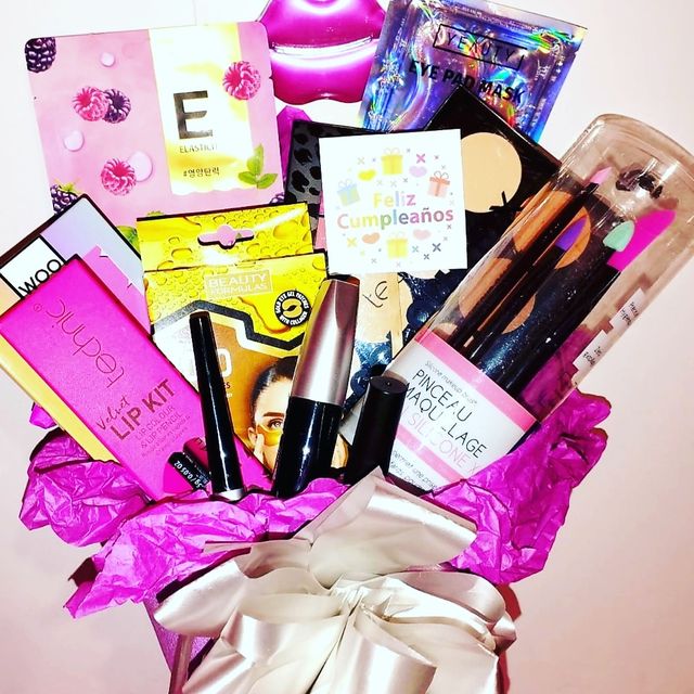 Cestas de maquillaje y cosméticos