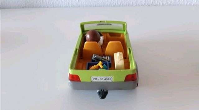 Playmobil. Veterinaria y coche veterinaria del zoo