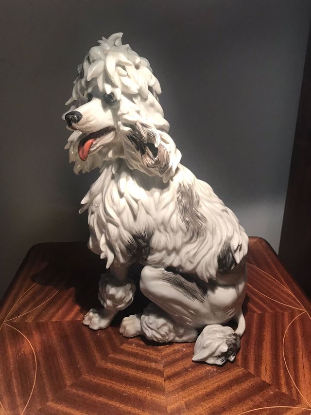 Perro en porcela Alcora M 2070 , altura 34cm