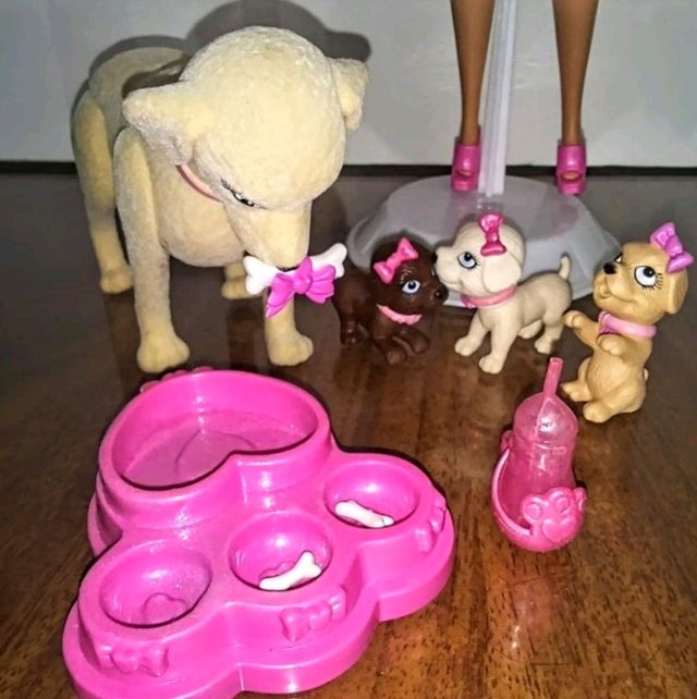 Barbie Luv me 3 puppies y Taffy de 2008