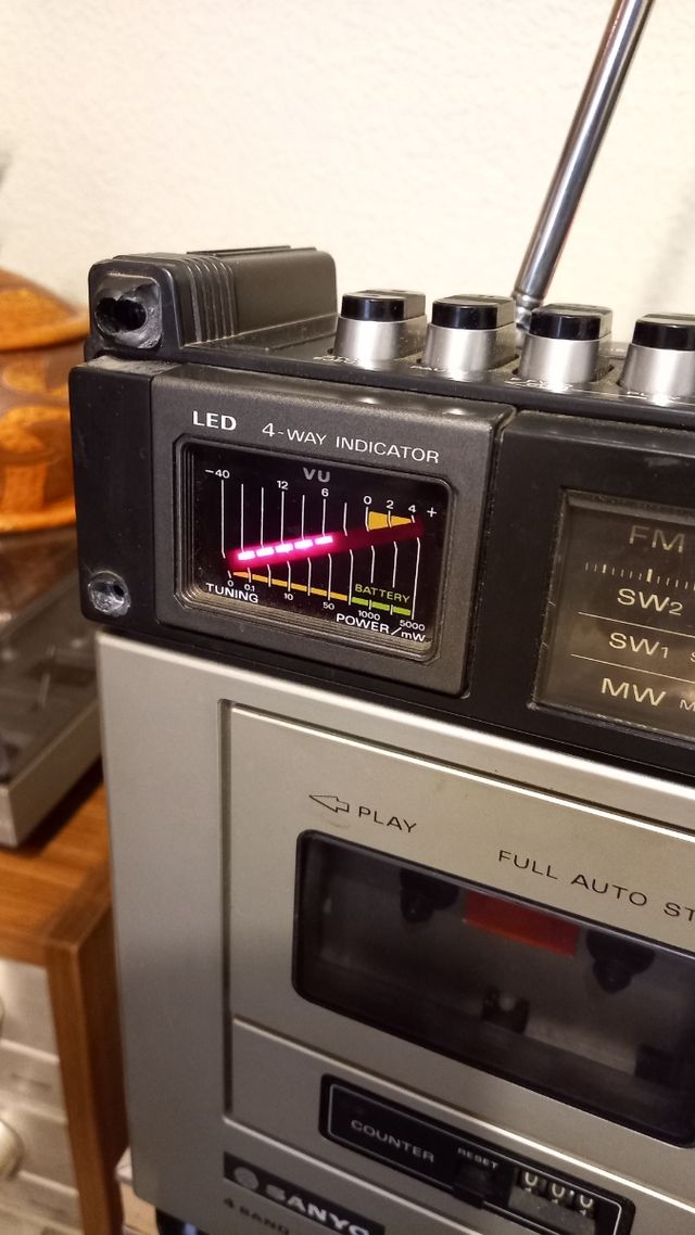 Radio cassette Sanyo antiguo de segunda mano por 50 EUR en Madrid en