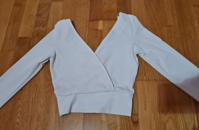 Camiseta de manga larga blanca del Bershka.