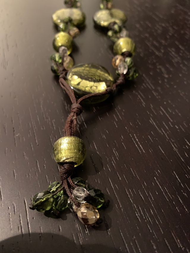 Collana con perle in vetro