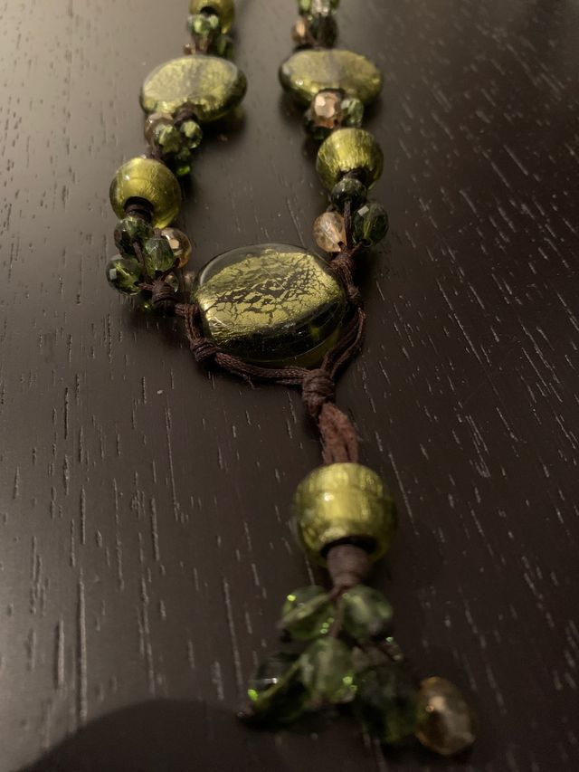 Collana con perle in vetro