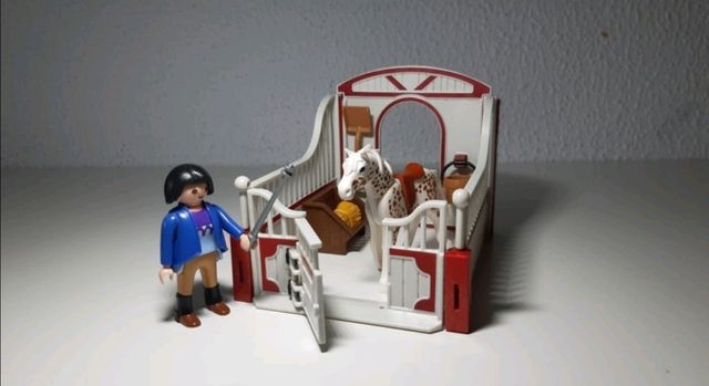 Playmobil. Caballo Knabstrupper con establo.