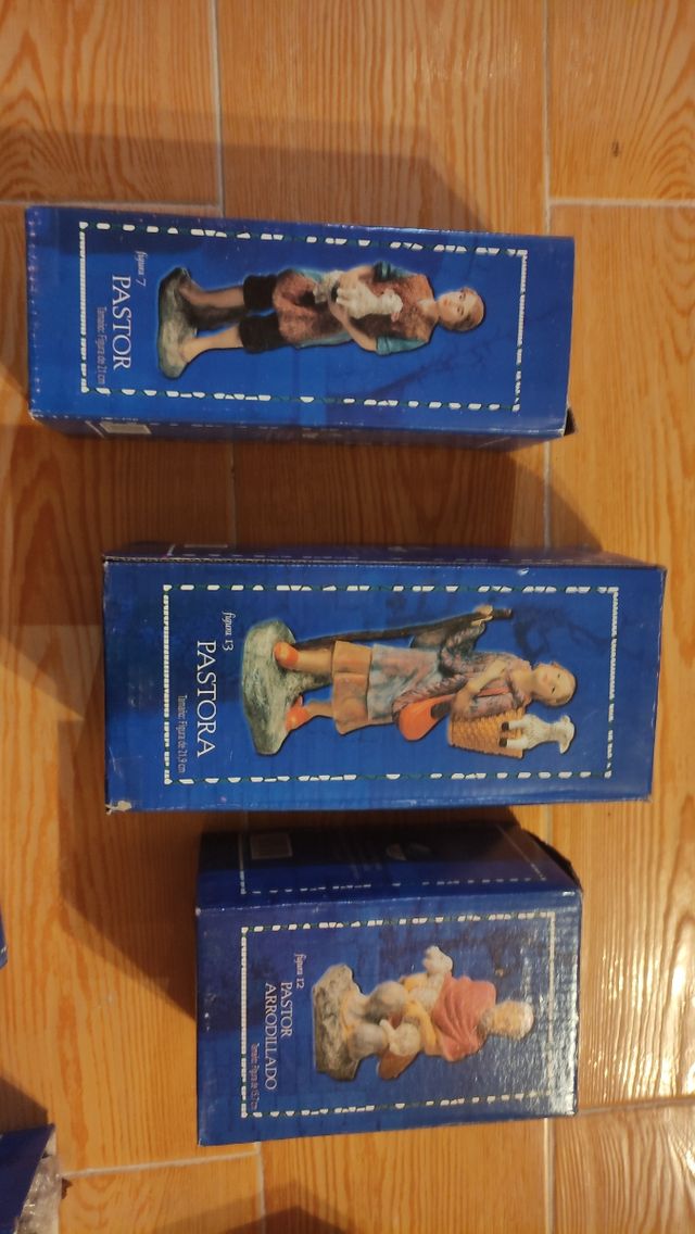 Belén 13 figuras resina tamaño grande.