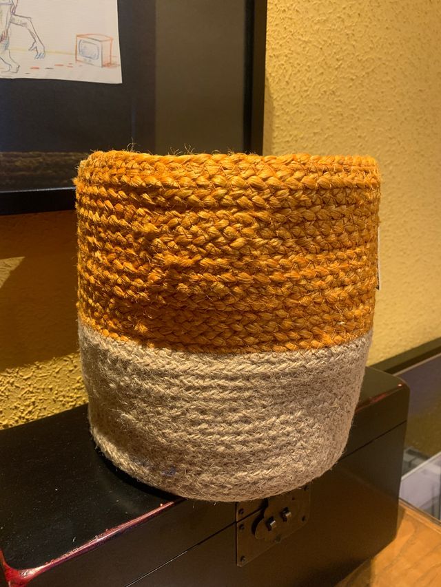 Fioriera cilindrica in juta