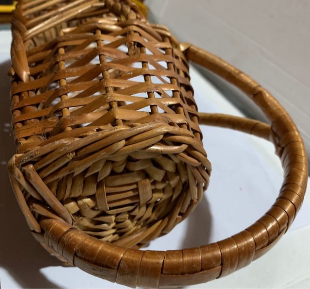 Portabottiglie in vimini vintage