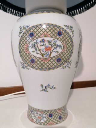 Lampada in fine porcellana