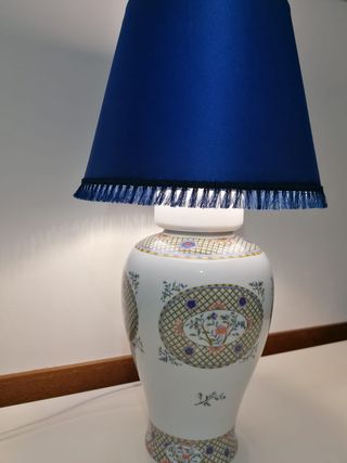 Lampada in fine porcellana