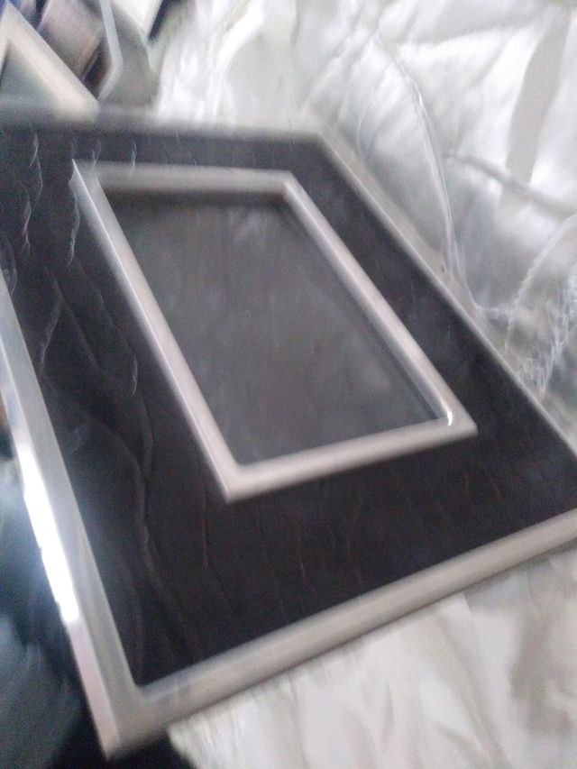 Vendo Cornice in acciaio e ecopelle