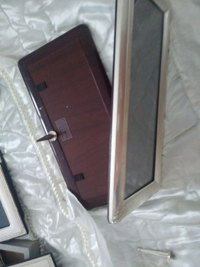 Vendo Cornice in Argento con piedistallo