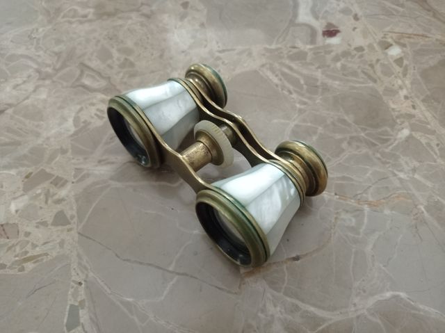 Antiguos prismáticos binoculares de nácar