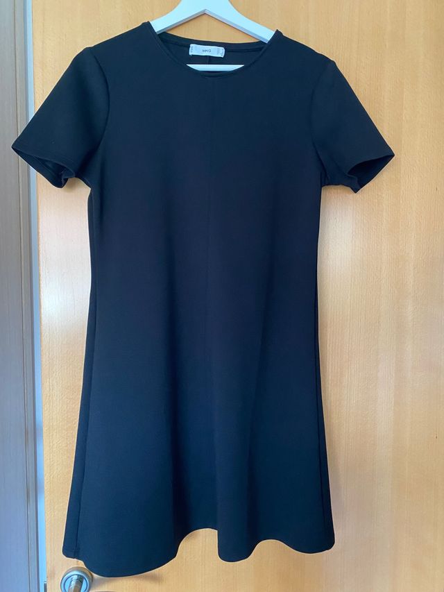 Vestido negro Mango