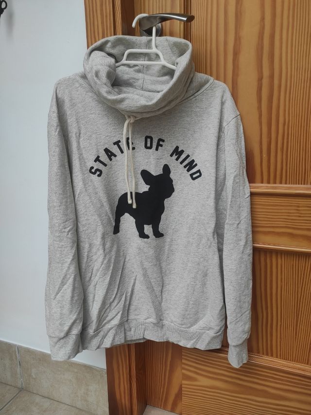 sudadera con tan solo 2 usos talla S