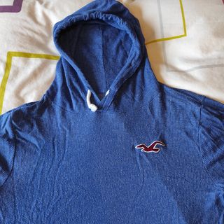 Sudadera fina Hollister.