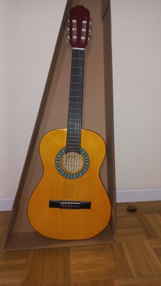 startone golden ton classical guitar