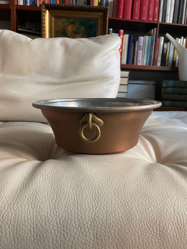 Antica pentola in rame