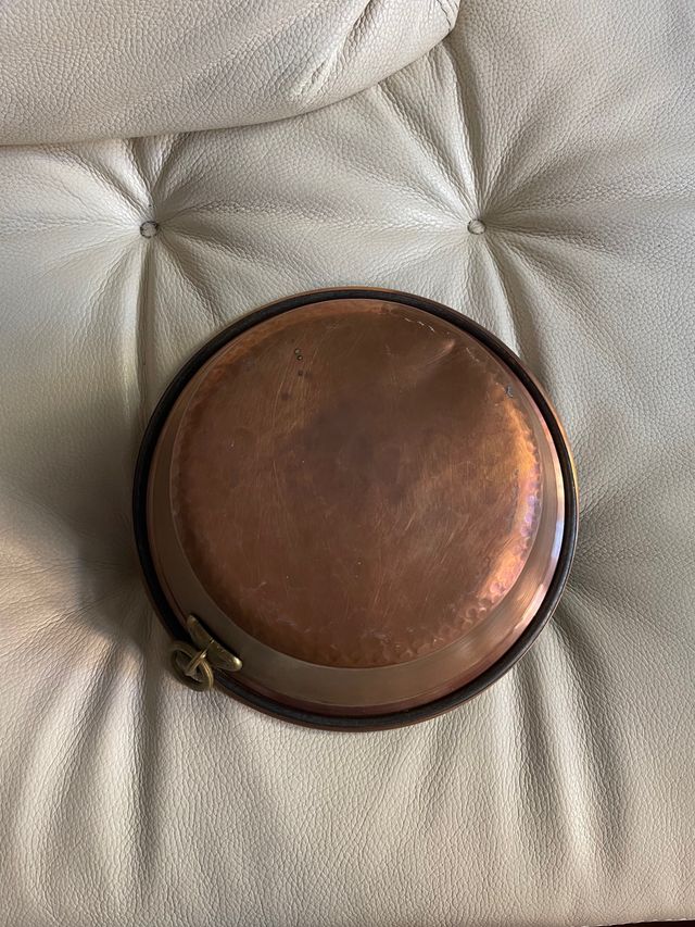 Antica pentola in rame