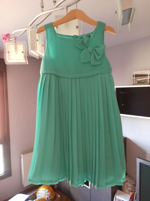 vestido verde tirantes T. 7-8 años