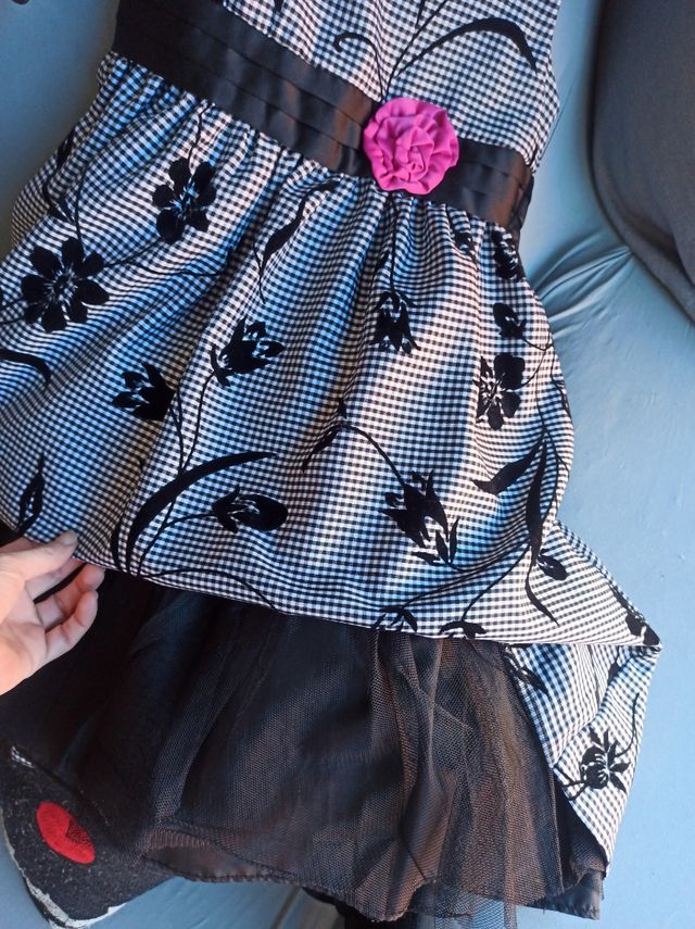 Vestido blanco y negro con detalle rosa talla 8