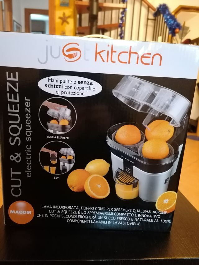 spremiagrumi elettrico cut and squeeze