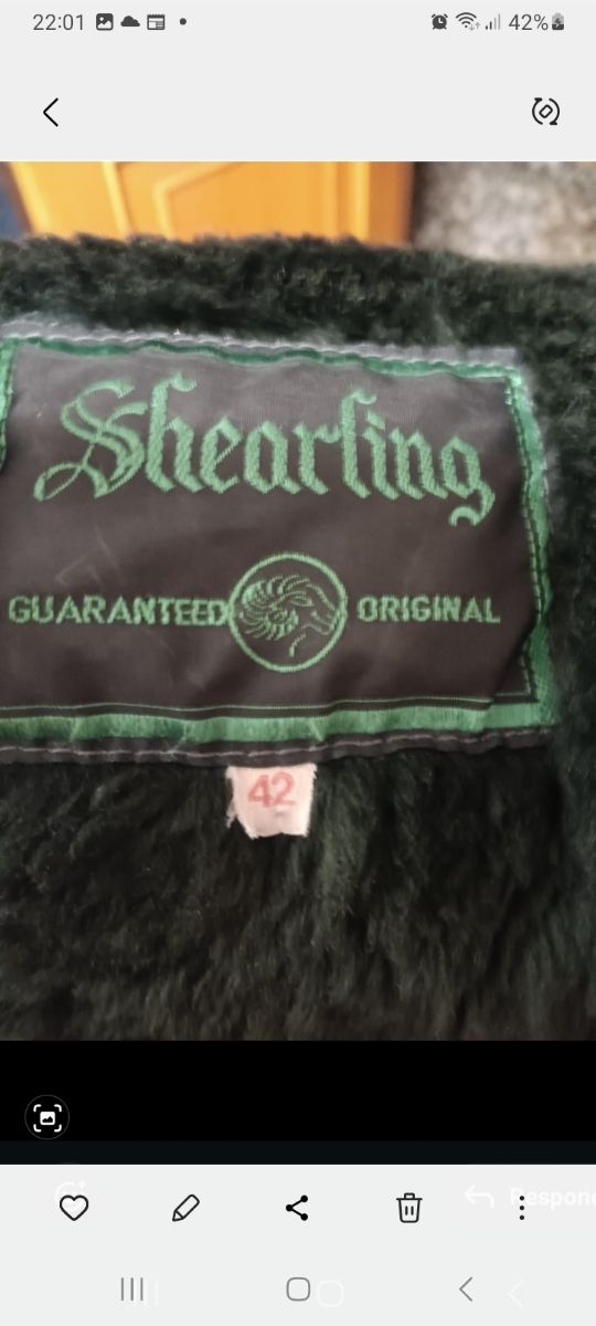 Abrigo piel auténtica por dentro y por fuera.