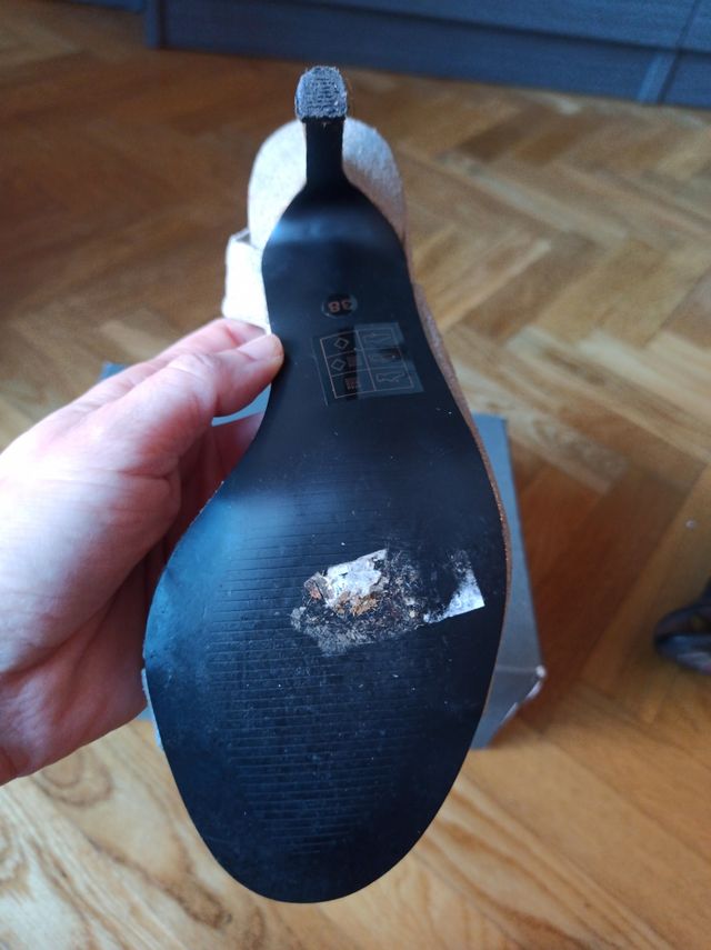 Sandalias blanco roto con plateado talla 38