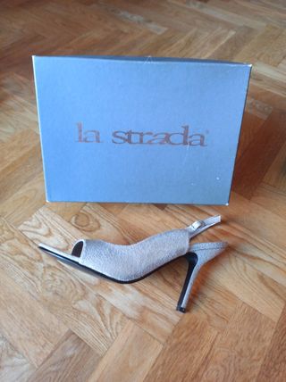 Sandalias blanco roto con plateado talla 38