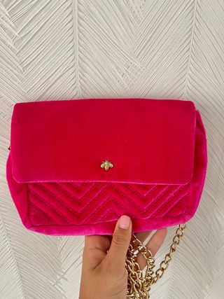 Bolso terciopelo rosa fucsia PULL&BEAR 