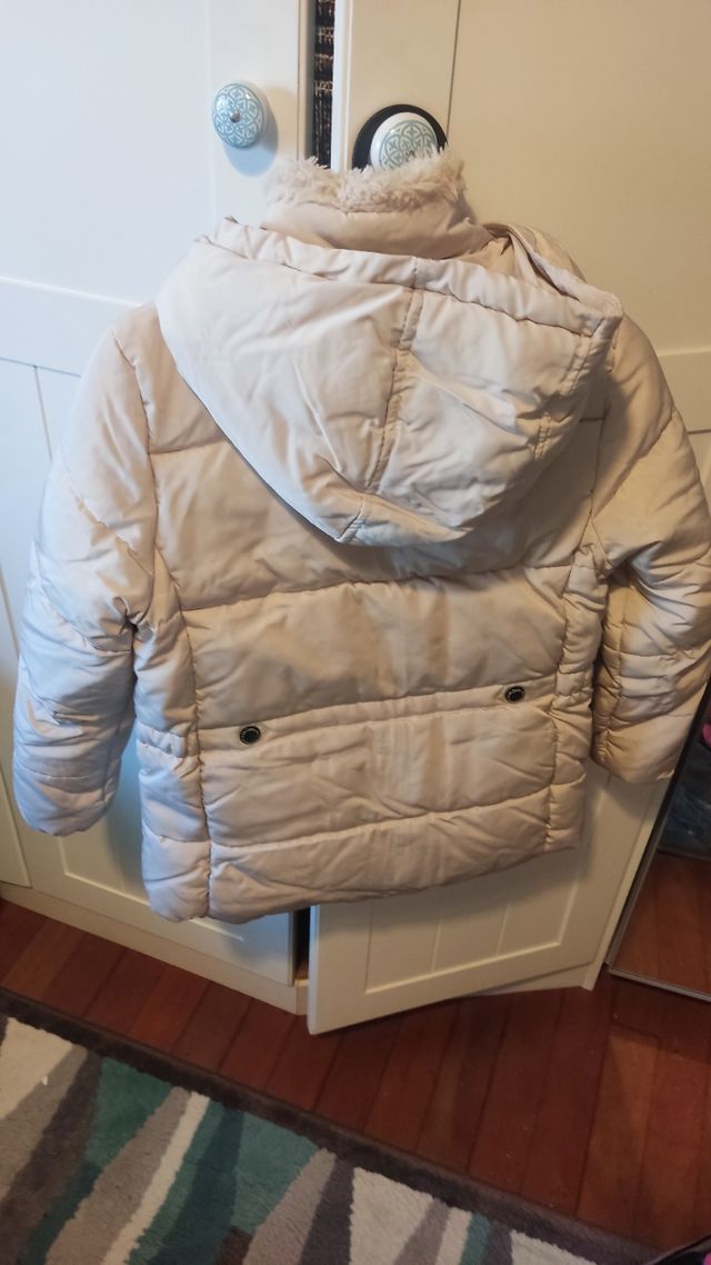 Plumífero niña beige