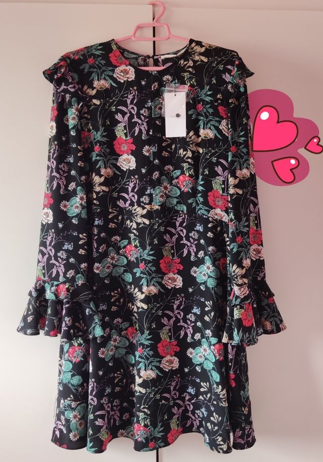 Espectacular Vestido Negro SFERA Talla: L  SÍN USO