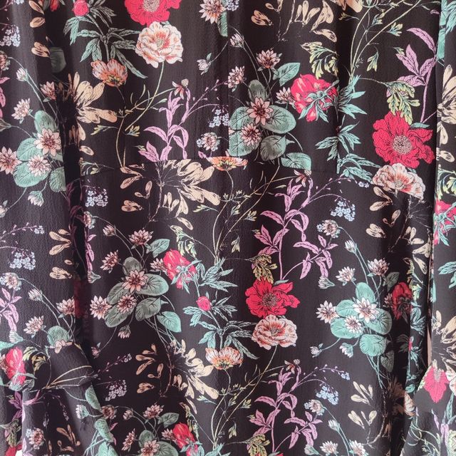 Espectacular Vestido Negro SFERA Talla: L  SÍN USO