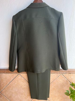 Conjunto chaqueta/pantalón verde 