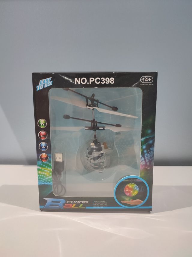 dron por sensor de movimiento en su caja