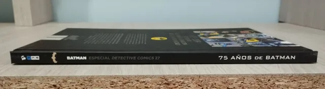 BATMAN ANNIVERSARY 75TH BOX SET 4 FIGURAS + COMIC