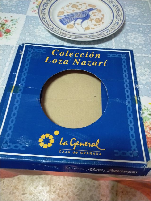 Plato pájaro cerámica nazarí y taza