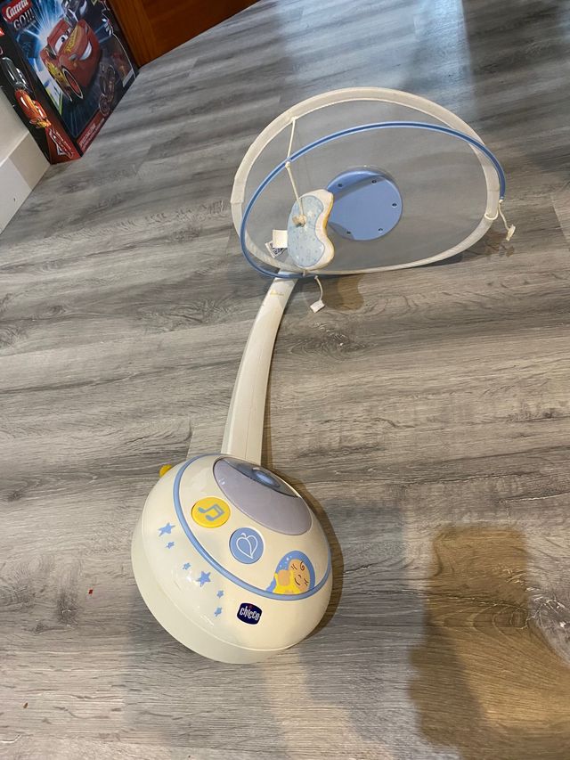 Proyector musical para cuna.