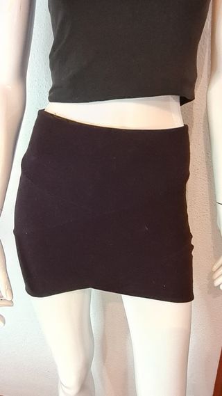 Minifalda negra - Bershka - Talla M