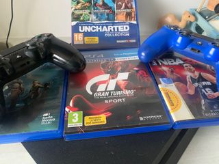 PS4 slime 1 TB + 2 Mandos + 4 juegos 
