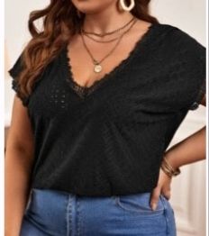 blusa negra calada