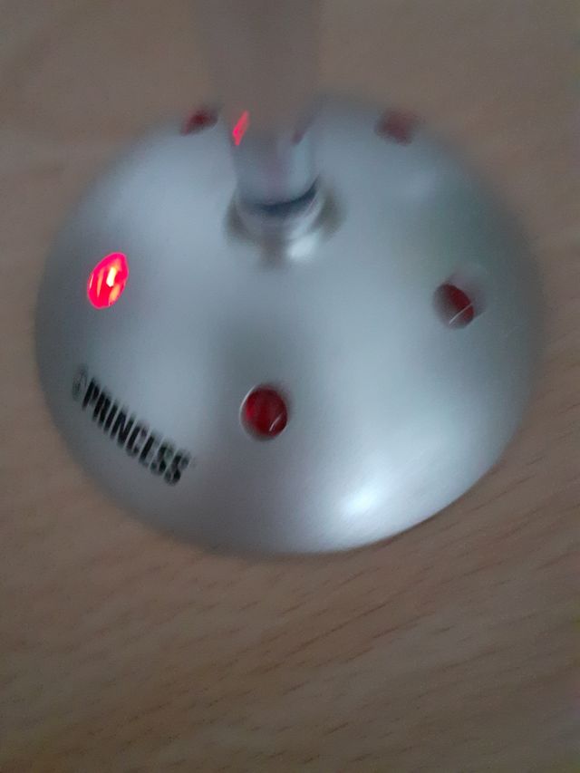 Conjunto de Coctelera y dos copas con iluminación.