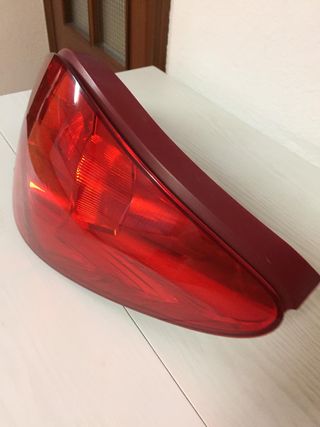 Faro trasero derecho Peugeot 207cc