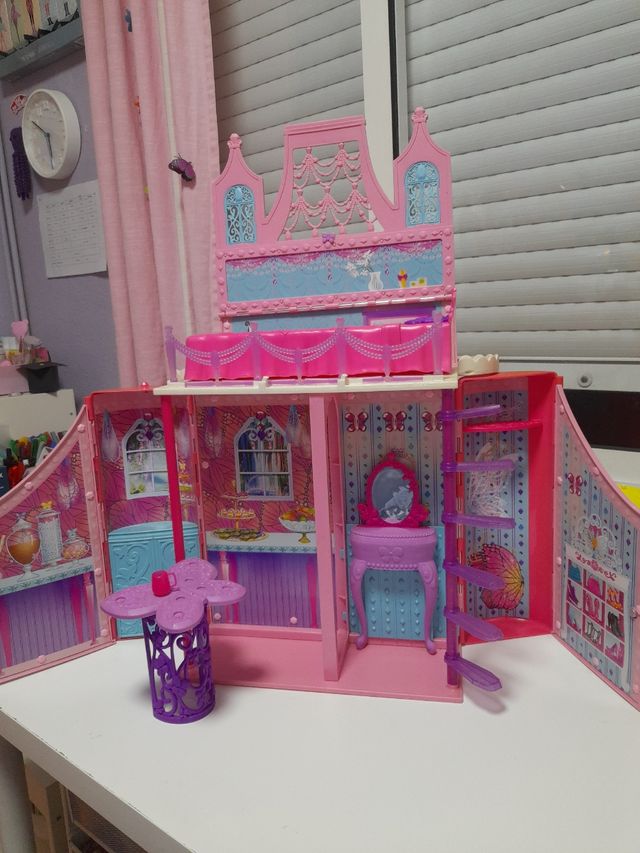 castillo maletin Barbie