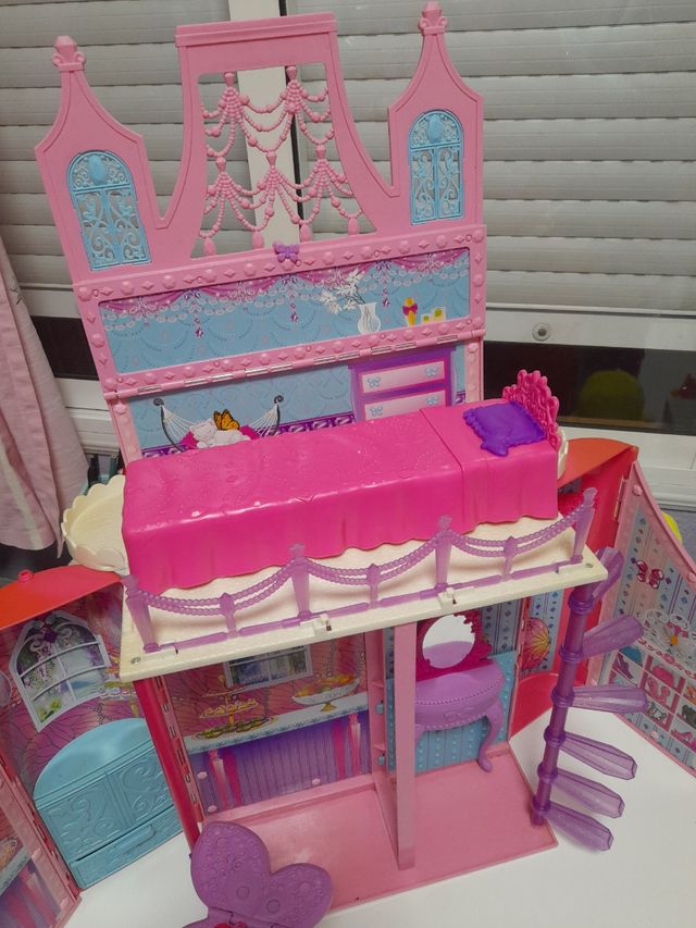 castillo maletin Barbie