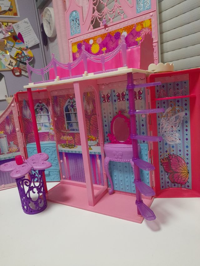 castillo maletin Barbie