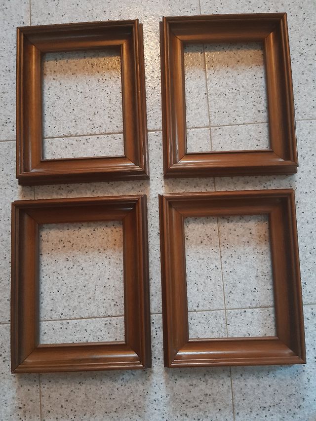 Marcos de madera nuevos