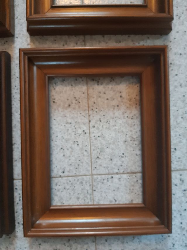 Marcos de madera nuevos